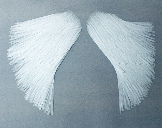 Как сделать крылья из бумаги